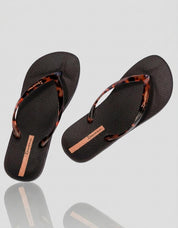 SANDALIAS IPANEMA ESCLAVA LEOPARD BLACK en color Negro