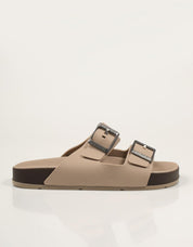 SANDALIAS CARTAGO PALA HEBILLAS BEIGE en color Beige