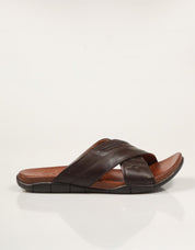 SANDALIAS KANGAROOS PALA PIEL MARRON en color Marron