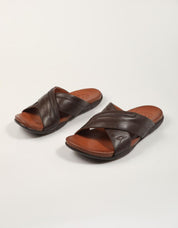 SANDALIAS KANGAROOS PALA PIEL MARRON en color Marron