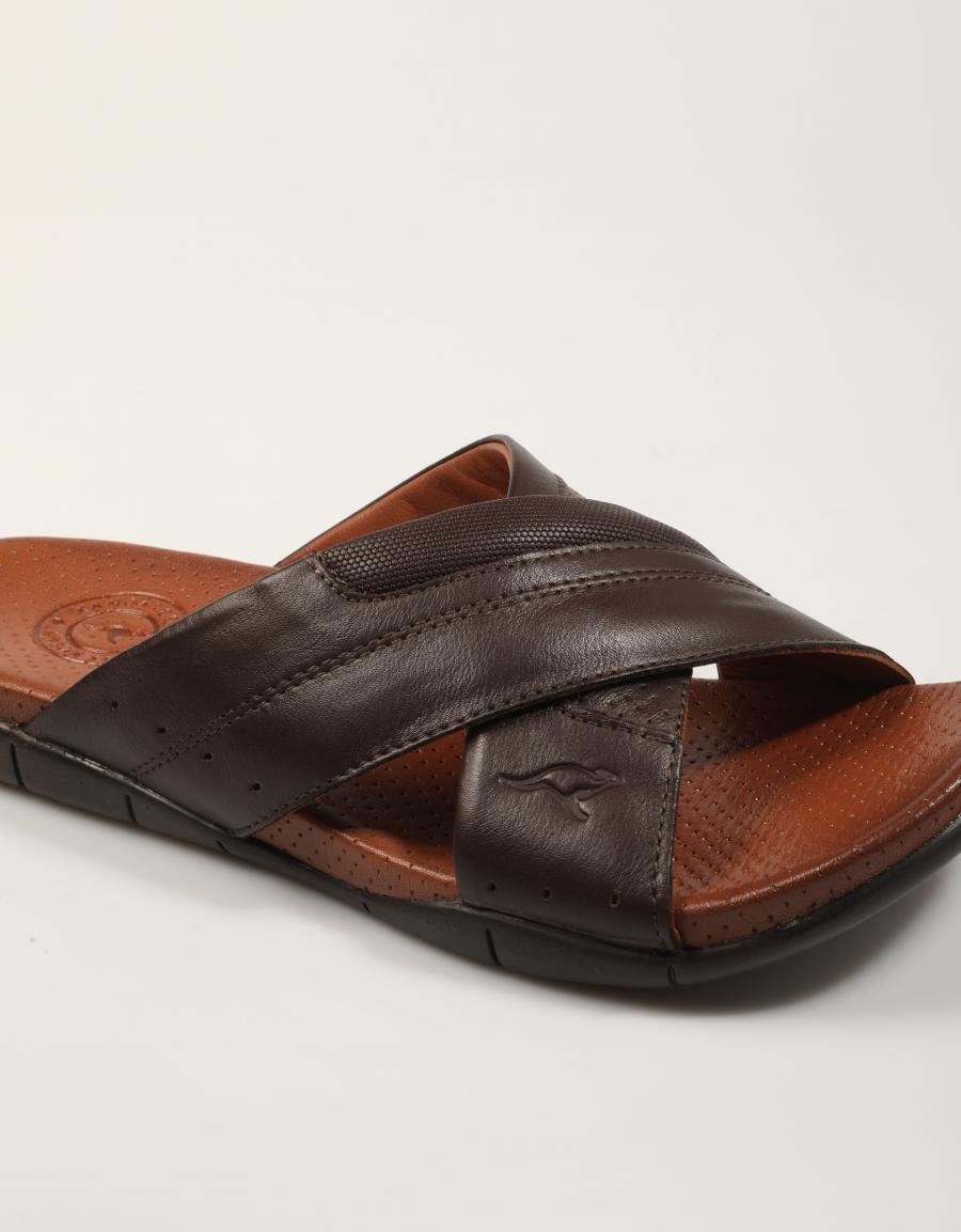 SANDALIAS KANGAROOS PALA PIEL MARRON en color Marron
