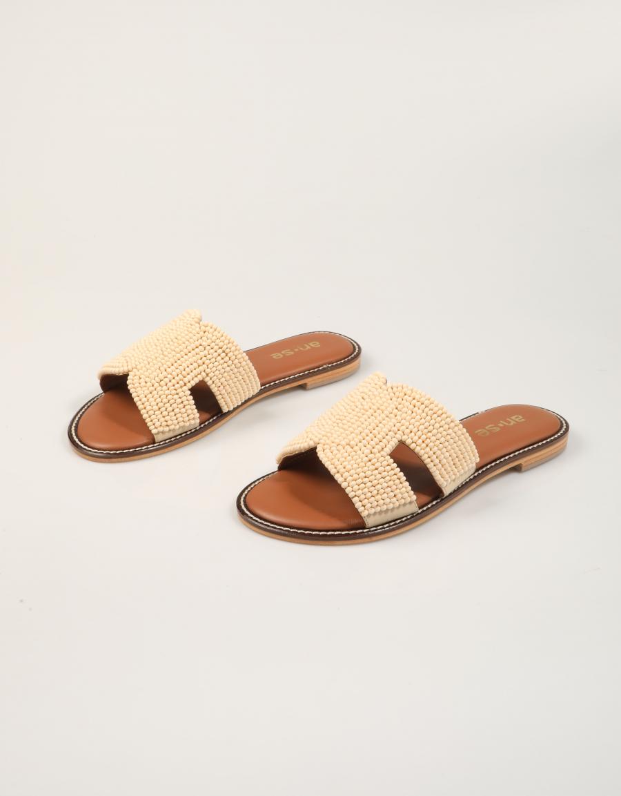 SANDALIAS AN-SE SANDALIA BOLITAS FULL NATURAL en color Beige