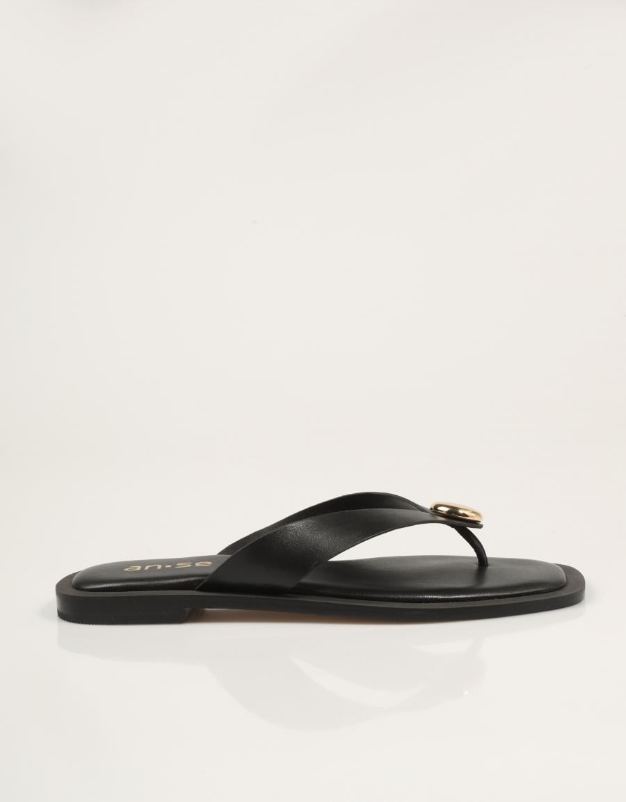 SANDALIAS AN-SE ESCLAVA CHAPA BLACK en color Negro