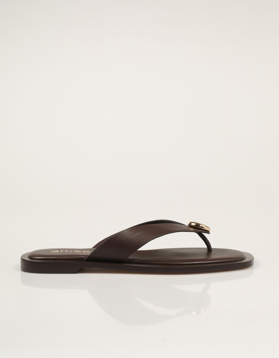 SANDALIAS AN-SE ESCLAVA CHAPA CHOCOLATE en color Marron
