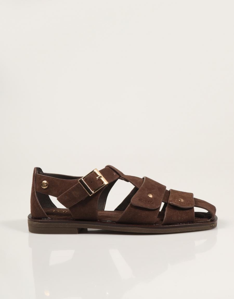 SANDALIAS TOP 3 ROMANA TACHAS SERRAJE MOKA en color Marron