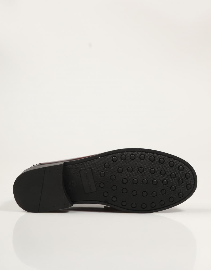 ZAPATOS FREELANCE MOCASIN FLORENTIC BURDEOS en color Burdeos