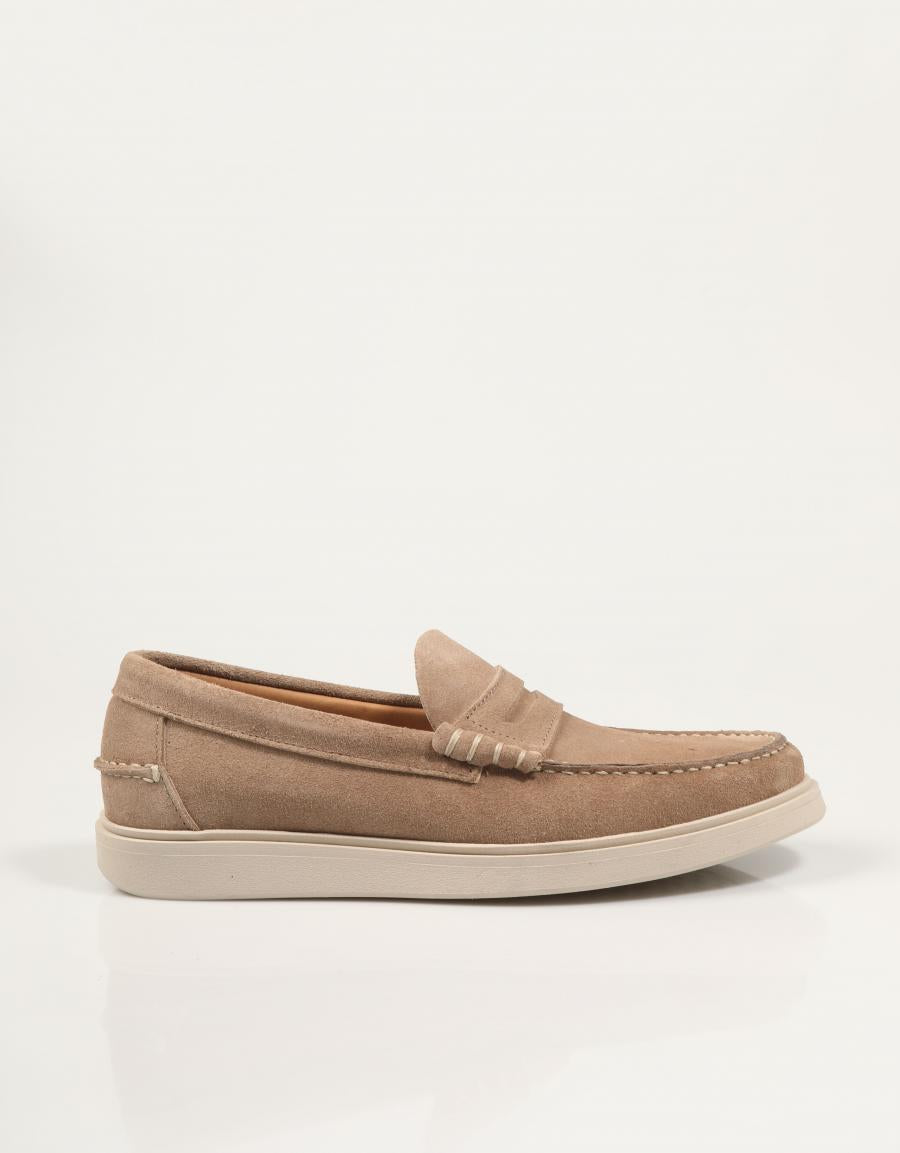 ZAPATOS FREELANCE MOCASIN PIEDRA en color Beige