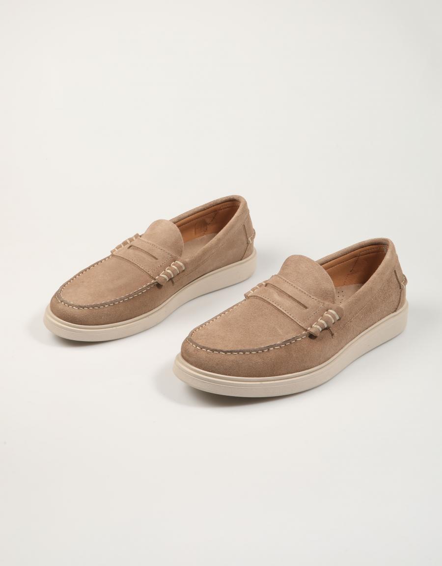 ZAPATOS FREELANCE MOCASIN PIEDRA en color Beige