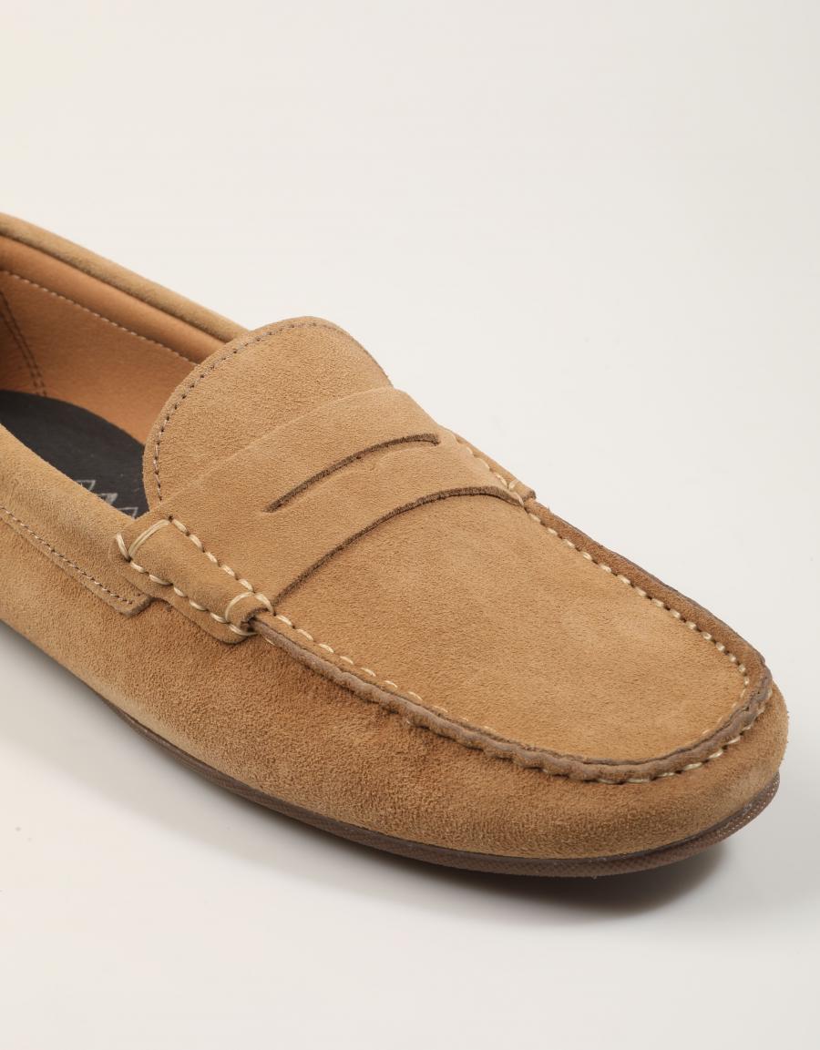ZAPATOS FREELANCE MOCASIN MUSHROOM en color Cuero