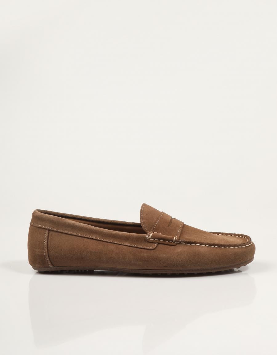 ZAPATOS FREELANCE MOCASIN VISON en color Taupe