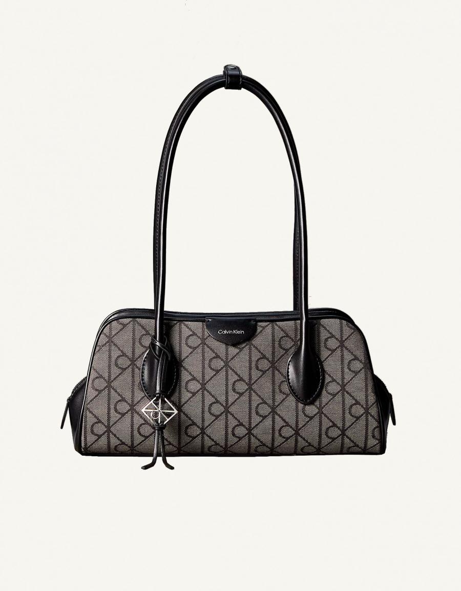 BOLSOS CALVIN KLEIN EMBLEM TRIO BLACK LV04F3744G en color Negro