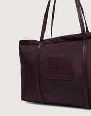 BOLSOS CALVIN KLEIN NYLON MEDIUM TOTE BAP LV04F3869G en color Burdeos