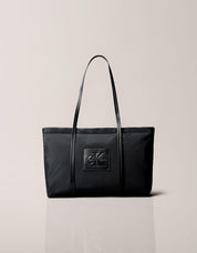 BANDOLERAS CALVIN KLEIN NYLON SMALL TOTE BLACK LV04F3868G en color Negro