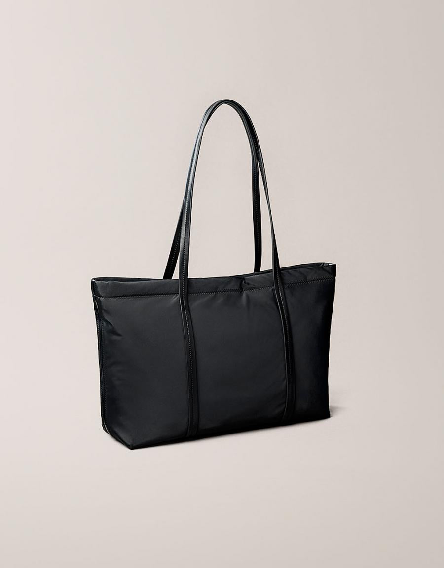 BANDOLERAS CALVIN KLEIN NYLON SMALL TOTE BLACK LV04F3868G en color Negro