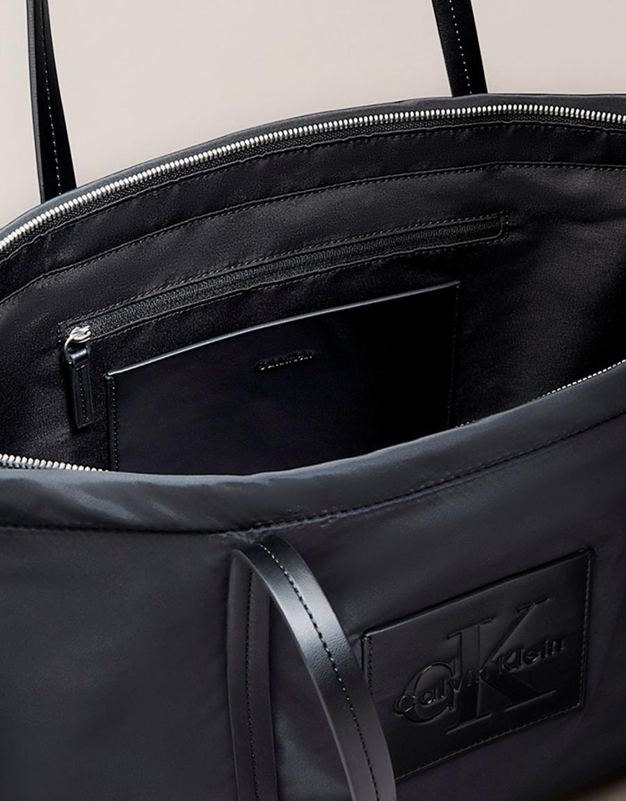 BANDOLERAS CALVIN KLEIN NYLON SMALL TOTE BLACK LV04F3868G en color Negro