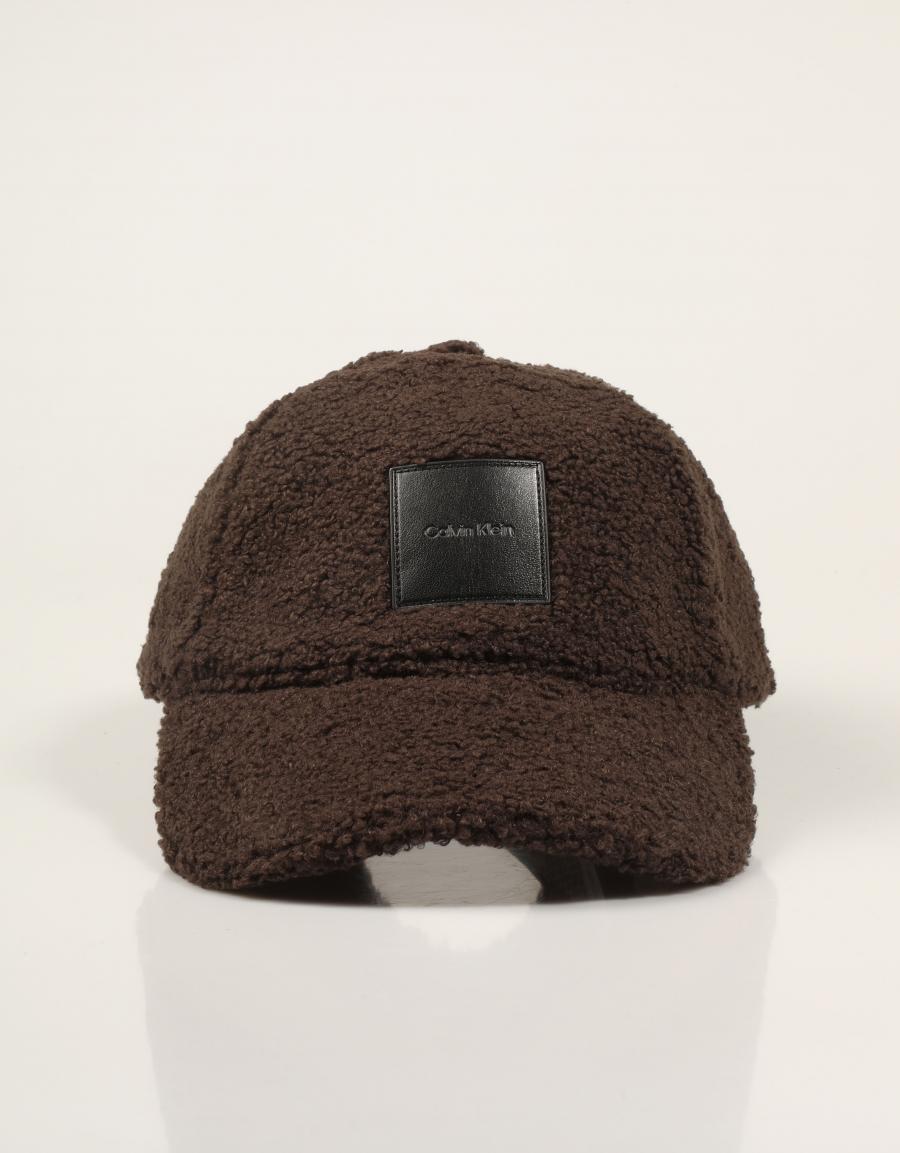 GORRA CALVIN KLEIN ALL OVER SHERPA BAL LV04F5096G en color Marron