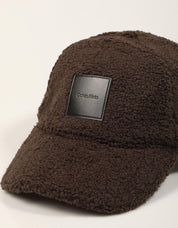 GORRA CALVIN KLEIN ALL OVER SHERPA BAL LV04F5096G en color Marron