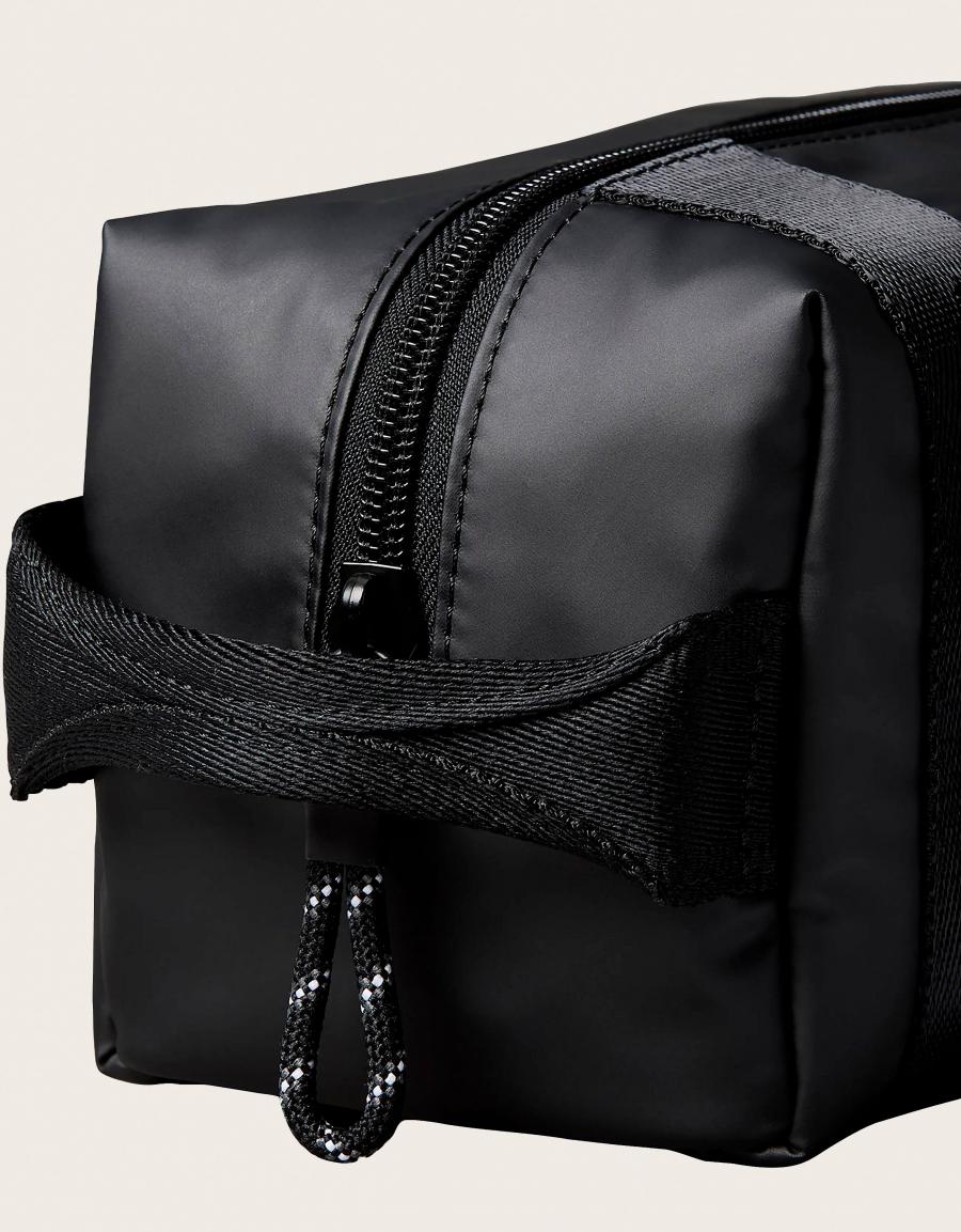 GORRA CALVIN KLEIN RUBBERIZED DOPP KIT BLACK LV04D1293G en color Negro