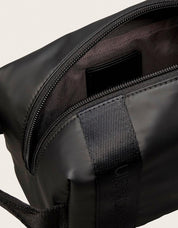 GORRA CALVIN KLEIN RUBBERIZED DOPP KIT BLACK LV04D1293G en color Negro