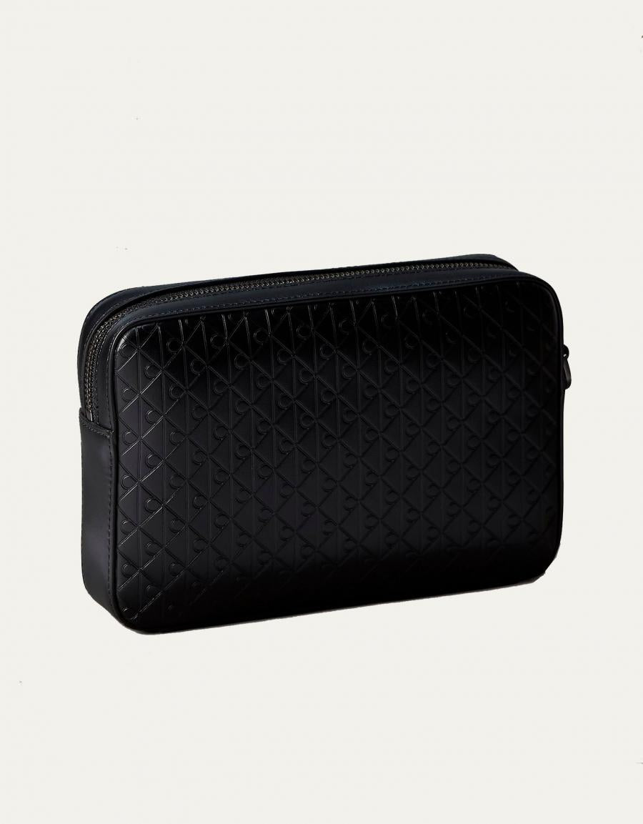 GORRA CALVIN KLEIN REFINED POUCH LV04D1369G en color Negro