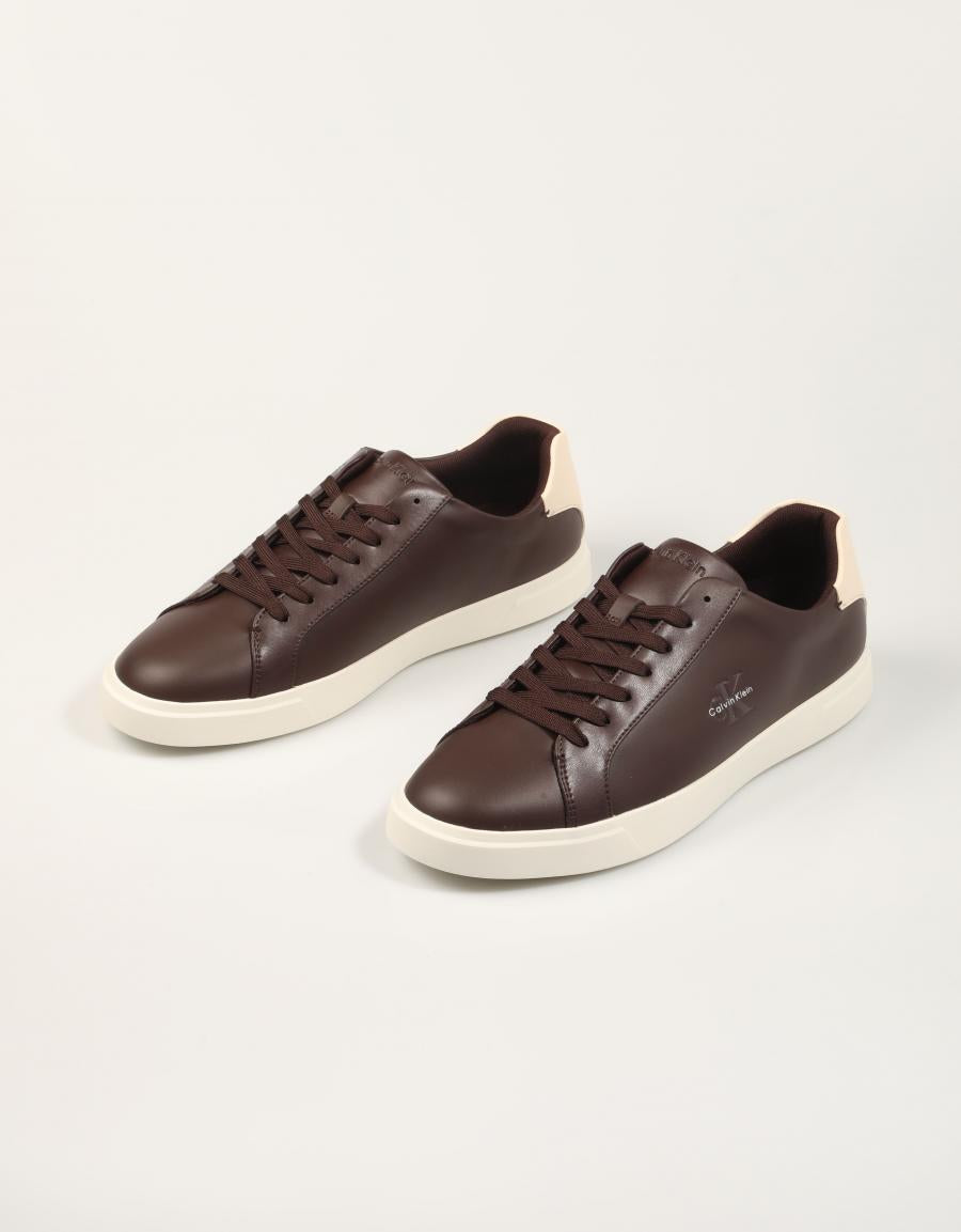 ZAPATILLAS CALVIN KLEIN LOW PROF BORDEAUX HM0HM02123 en color Negro