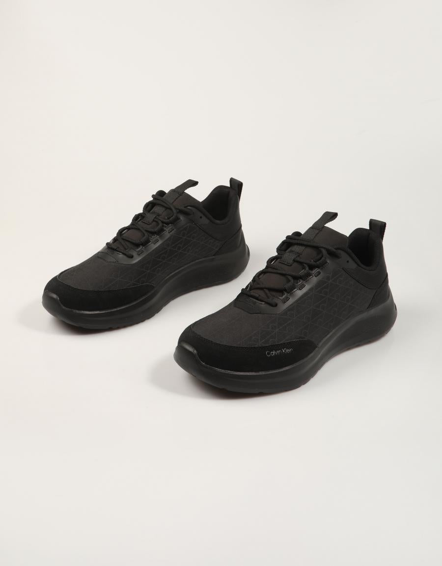 ZAPATILLAS CALVIN KLEIN EVA RUNNE BLACK HM0HM02343 en color Negro