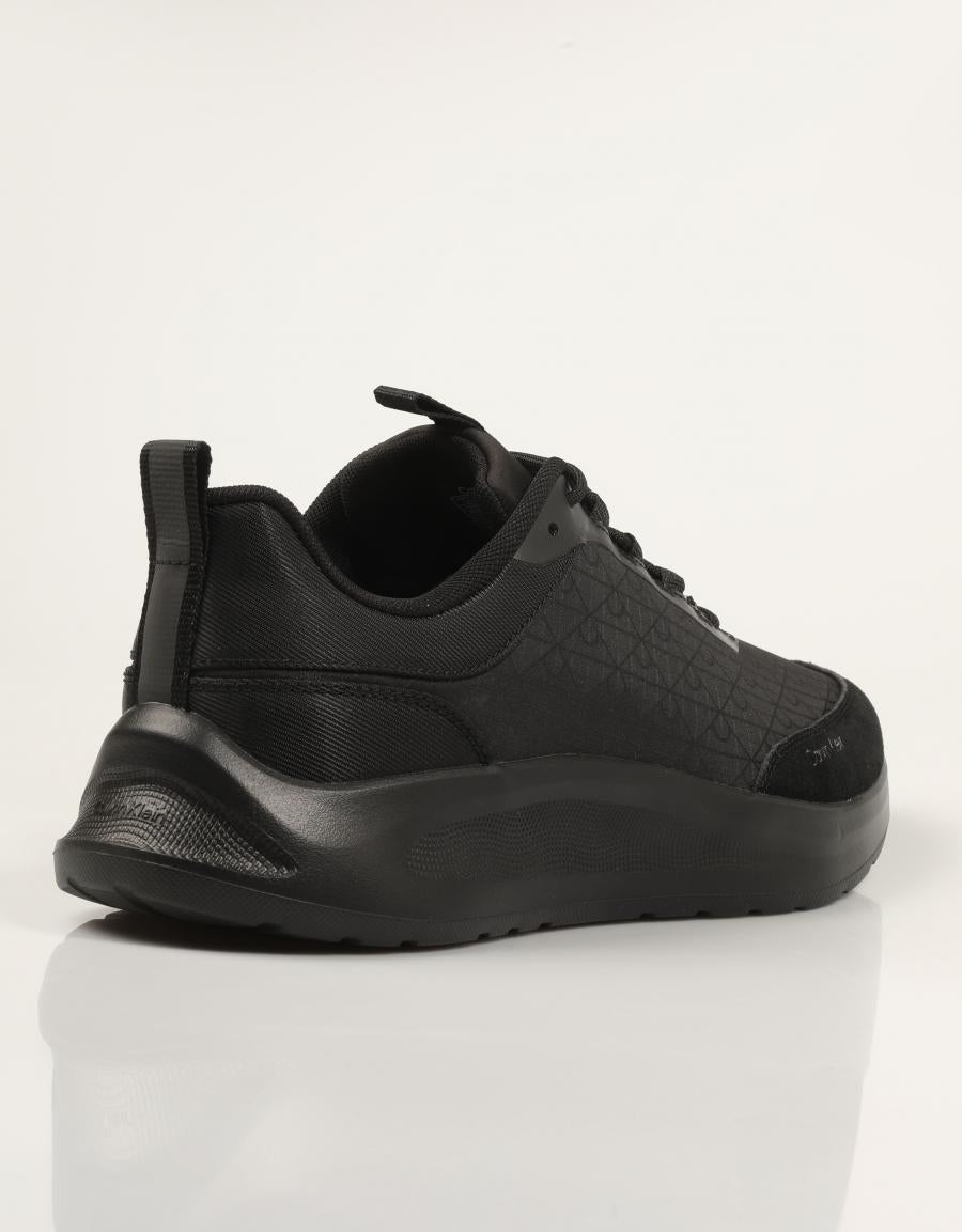 ZAPATILLAS CALVIN KLEIN EVA RUNNE BLACK HM0HM02343 en color Negro