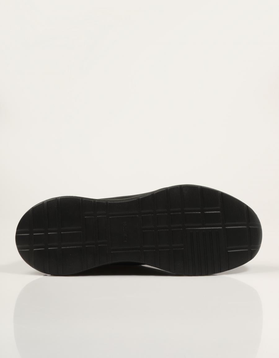 ZAPATILLAS CALVIN KLEIN EVA RUNNE BLACK HM0HM02343 en color Negro