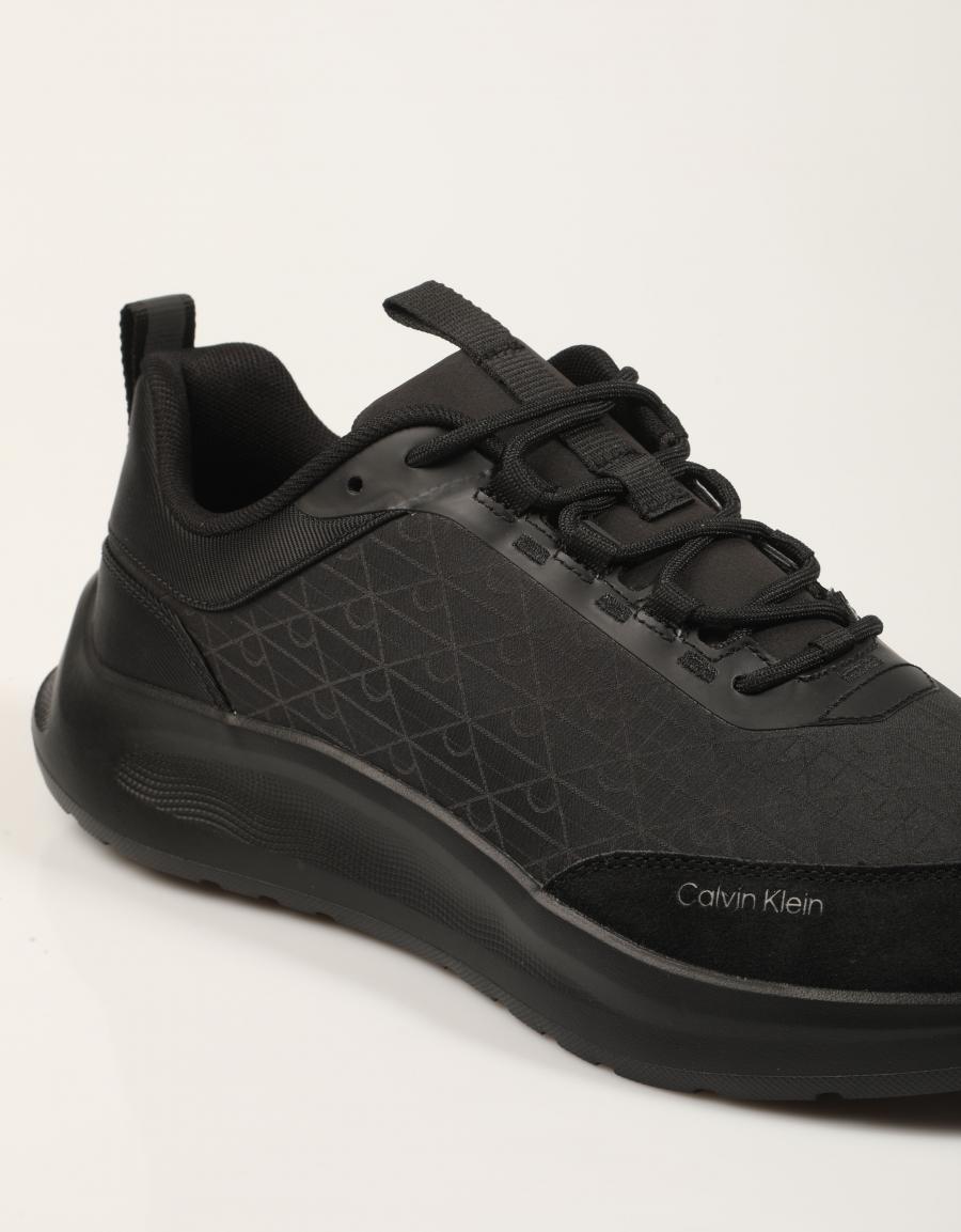 ZAPATILLAS CALVIN KLEIN EVA RUNNE BLACK HM0HM02343 en color Negro