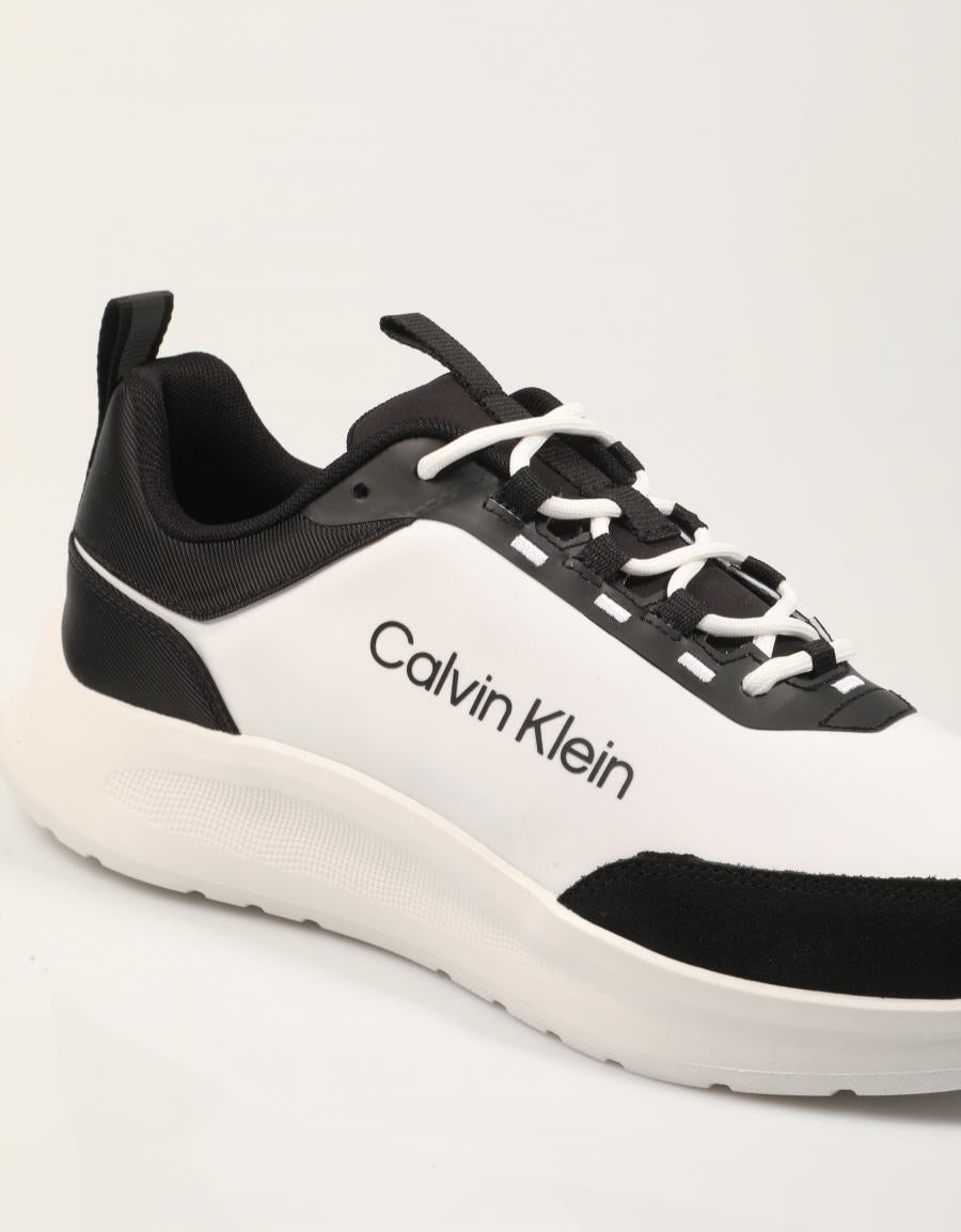 ZAPATILLAS CALVIN KLEIN EVA RUNNE BLACK HM0HM02342 en color Blanco