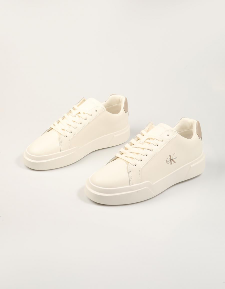 ZAPATILLAS CALVIN KLEIN CHUNKY CUPSOLE MARSHMALLOW YM0YM01344 en color Hielo