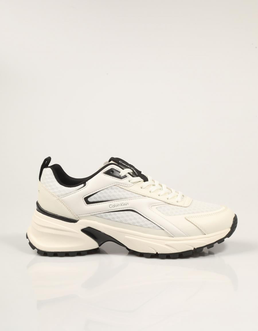 ZAPATILLAS CALVIN KLEIN HIKE RUN WHITE HW0HW03002 en color Blanco