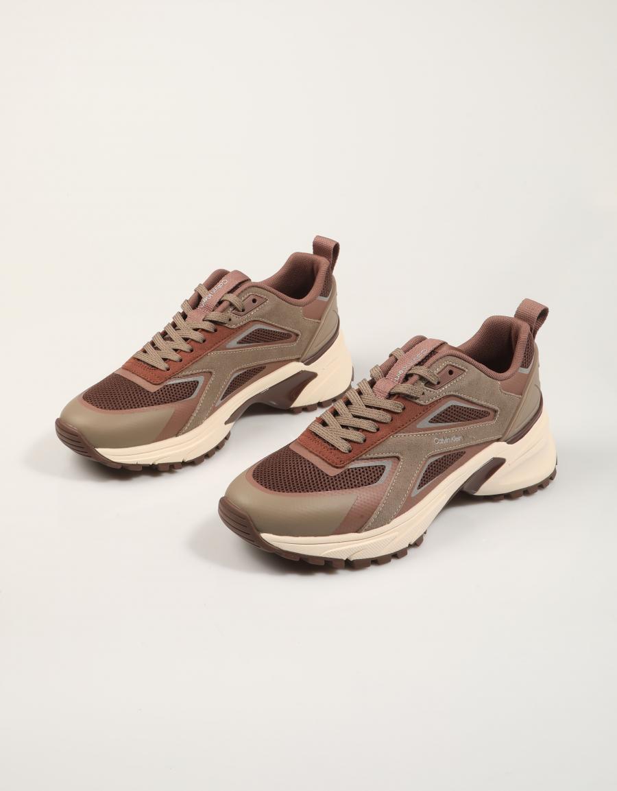 ZAPATILLAS CALVIN KLEIN HIKE RUN ROASTED NUTMEG HW0HW03107 en color Marron