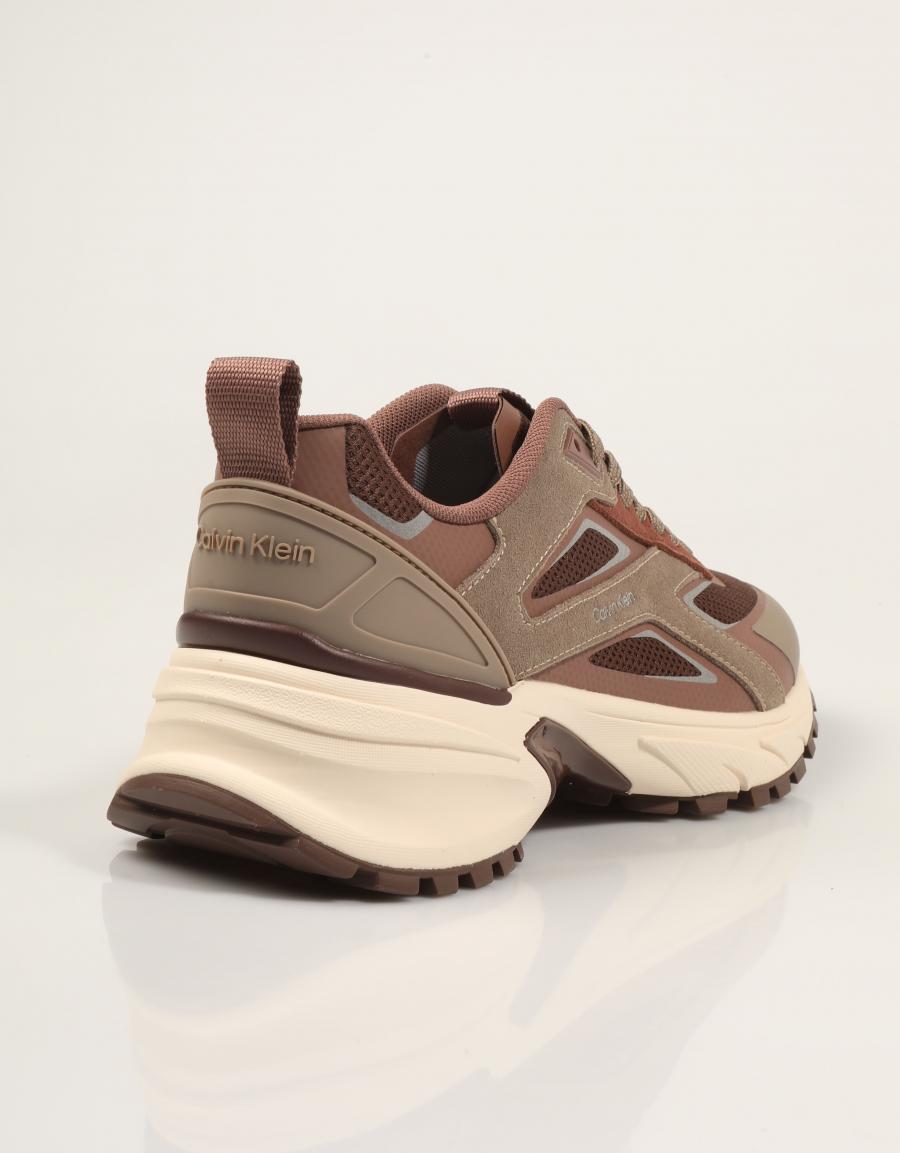 ZAPATILLAS CALVIN KLEIN HIKE RUN ROASTED NUTMEG HW0HW03107 en color Marron