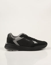 ZAPATILLAS CALVIN KLEIN CITY RUNNER BLACK HM0HM02308 en color Negro