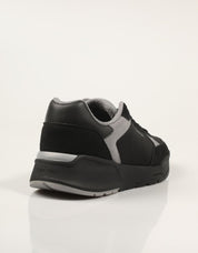 ZAPATILLAS CALVIN KLEIN CITY RUNNER BLACK HM0HM02308 en color Negro