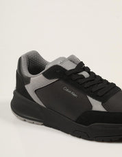 ZAPATILLAS CALVIN KLEIN CITY RUNNER BLACK HM0HM02308 en color Negro