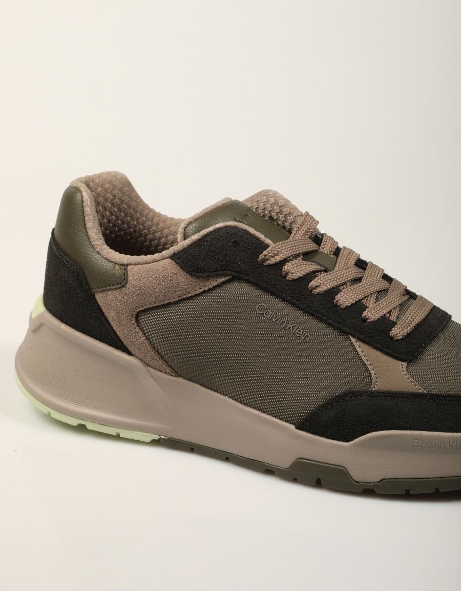 ZAPATILLAS CALVIN KLEIN CITY RUNNER OLIVE HM0HM02308 en color Kaki