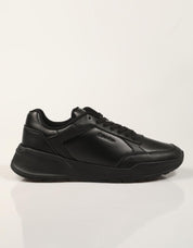 ZAPATILLAS CALVIN KLEIN CITY RUNNER BLACK HM0HM02309 en color Negro