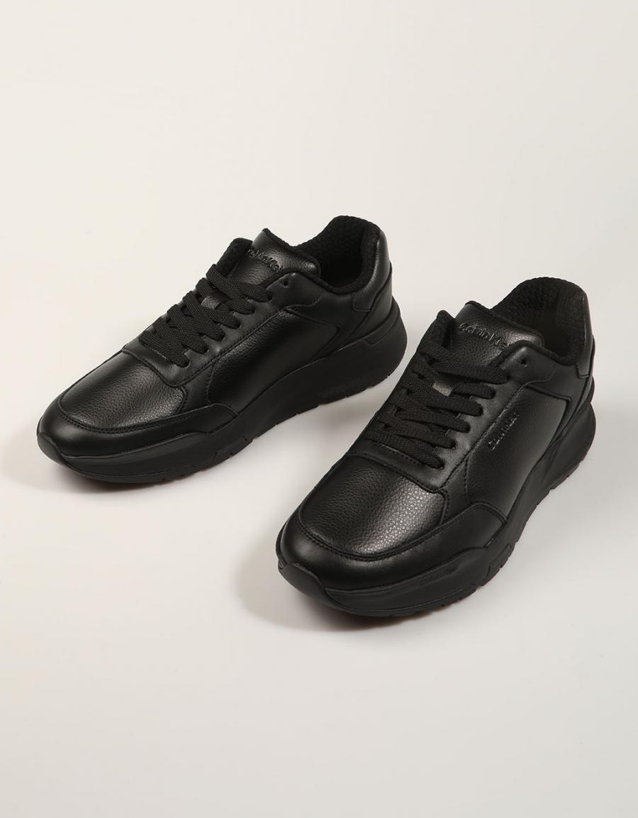 ZAPATILLAS CALVIN KLEIN CITY RUNNER BLACK HM0HM02309 en color Negro