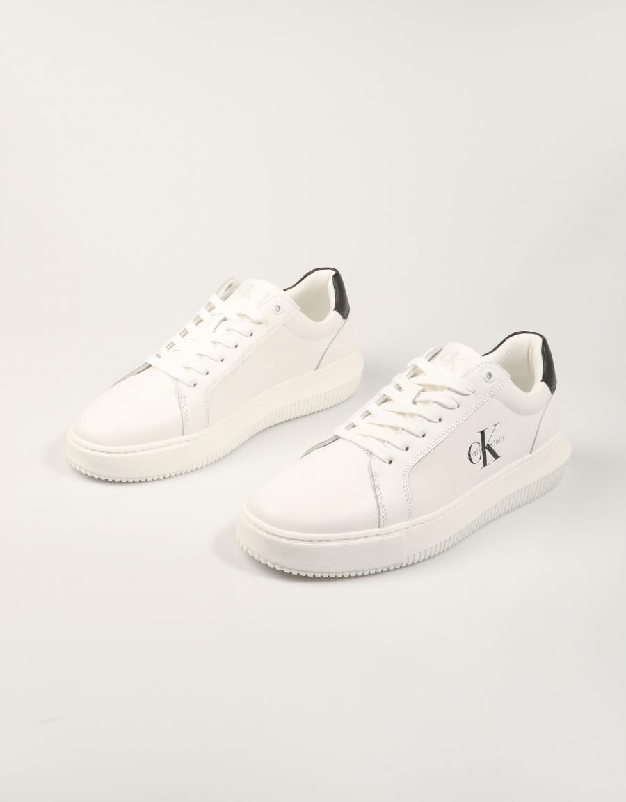 ZAPATILLAS CALVIN KLEIN CHUNKY CUPSOLE WHITE YM0YM01317 en color Blanco