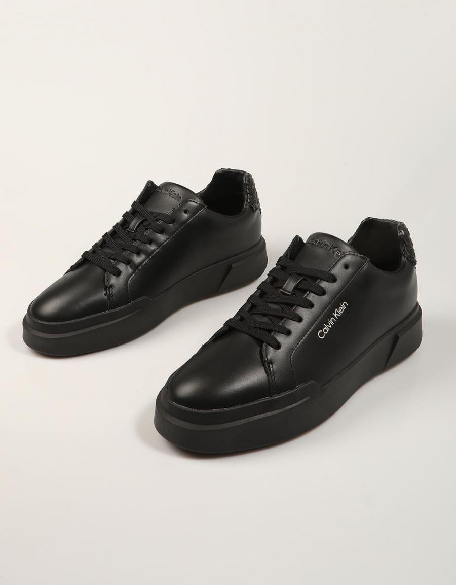 ZAPATILLAS CALVIN KLEIN CHUNKY CUPSOLE BLACK HM0HM02301 en color Negro