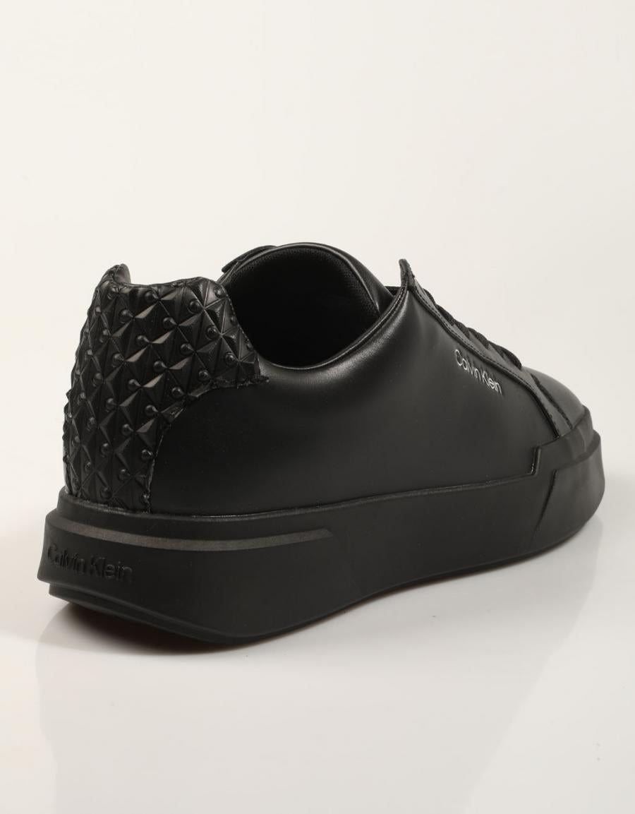 ZAPATILLAS CALVIN KLEIN CHUNKY CUPSOLE BLACK HM0HM02301 en color Negro