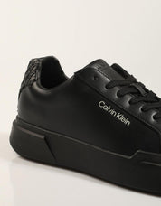 ZAPATILLAS CALVIN KLEIN CHUNKY CUPSOLE BLACK HM0HM02301 en color Negro