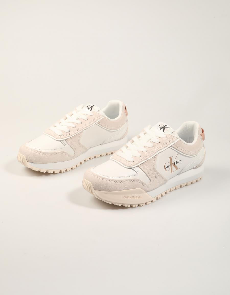 ZAPATILLAS CALVIN KLEIN TOOTHY RUNNER WHITE YW0YW02052 en color Blanco