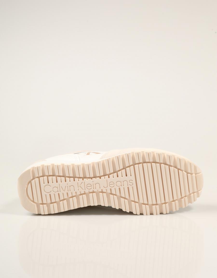 ZAPATILLAS CALVIN KLEIN TOOTHY RUNNER WHITE YW0YW02052 en color Blanco