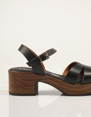 SANDALIAS REBECCA HOPE SANDALIA TACON NEGRO en color Negro