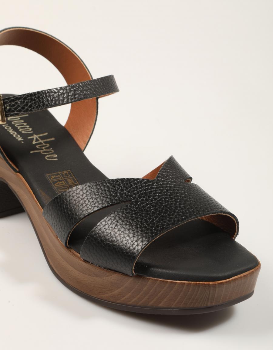 SANDALIAS REBECCA HOPE SANDALIA TACON NEGRO en color Negro