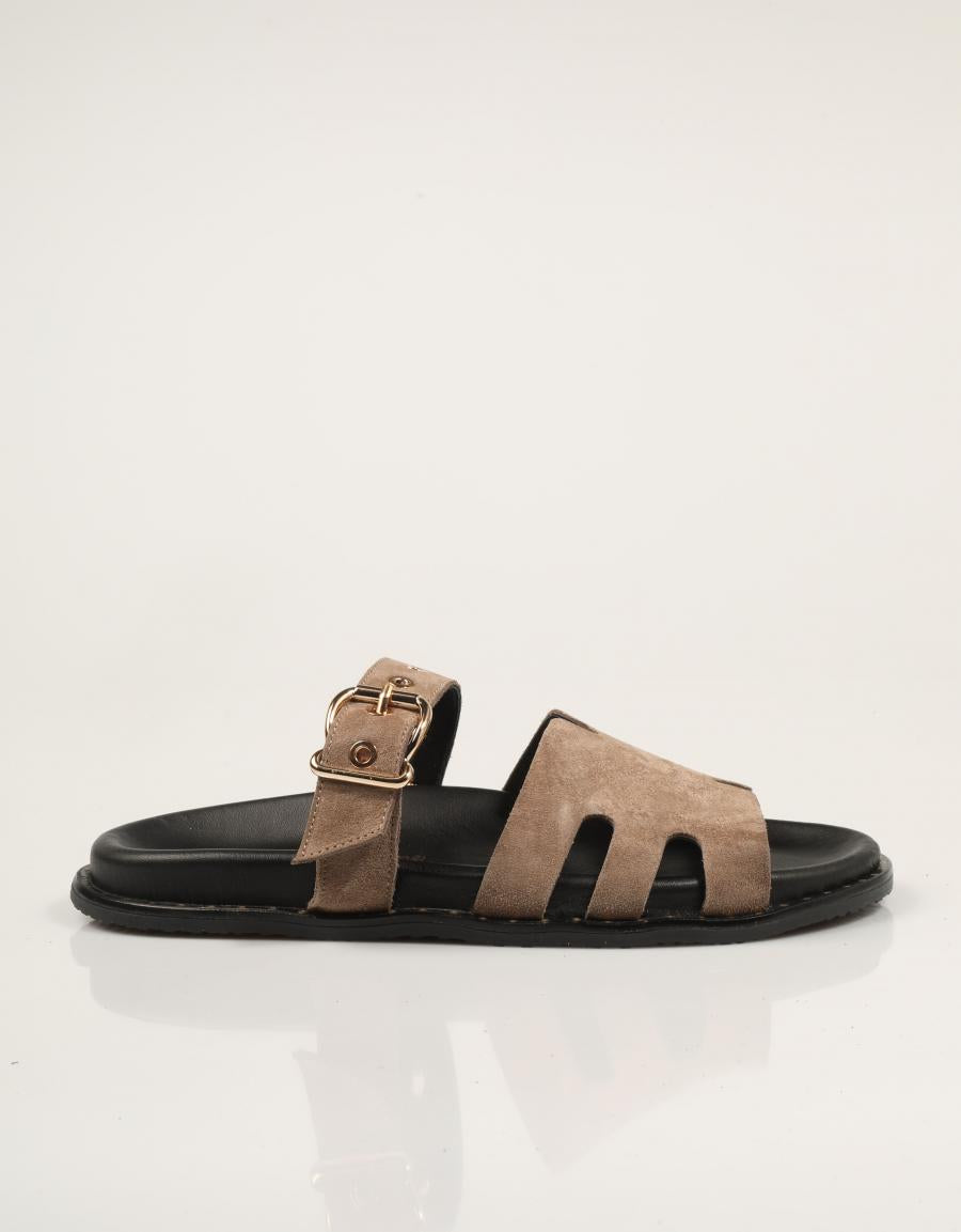 SANDALIAS REBECCA HOPE PALA H HEBILL SUGHERO en color Taupe