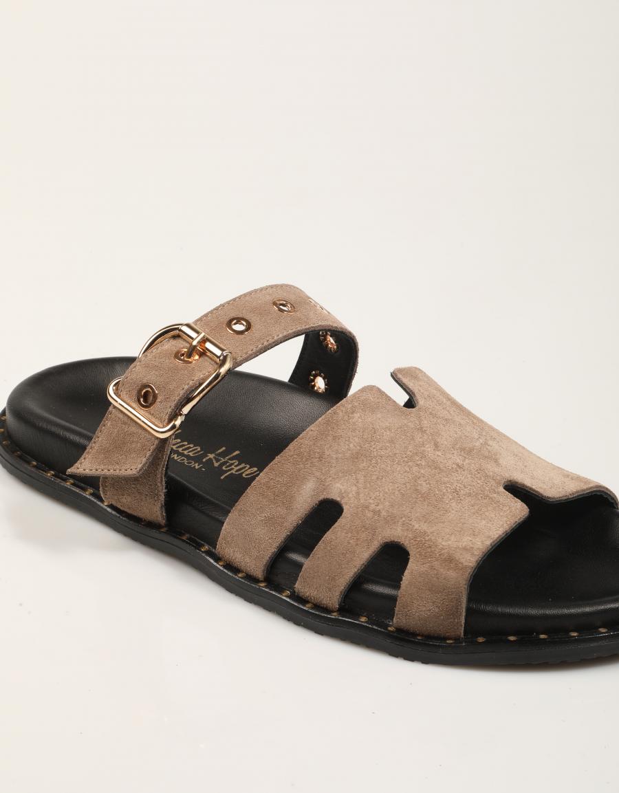 SANDALIAS REBECCA HOPE PALA H HEBILL SUGHERO en color Taupe